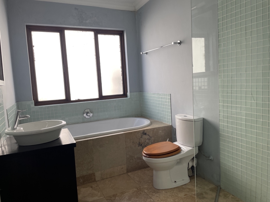 To Let 3 Bedroom Property for Rent in Vredehoek Western Cape